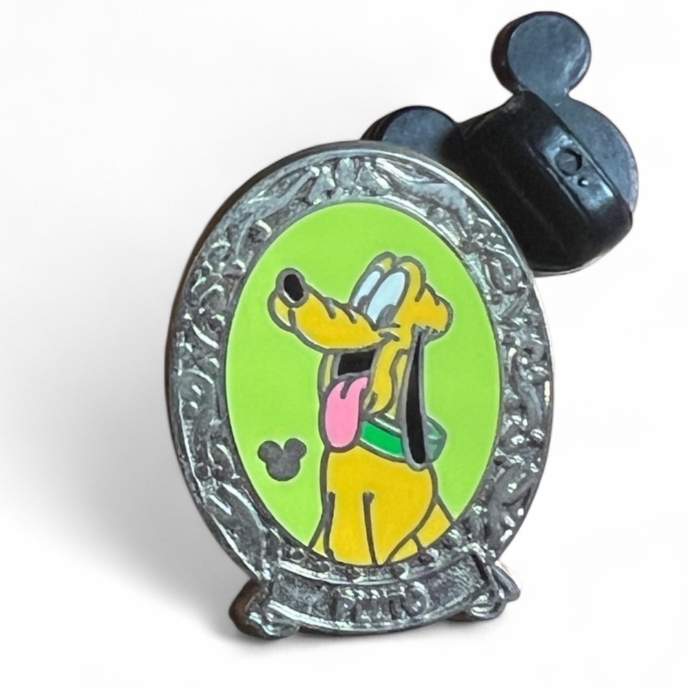 Disney Pin Trading Hidden Mickey Series Featuring Pluto